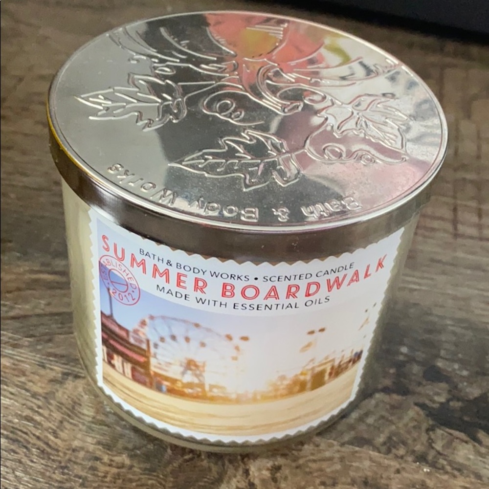 Bath & Body Works Scented Candle.